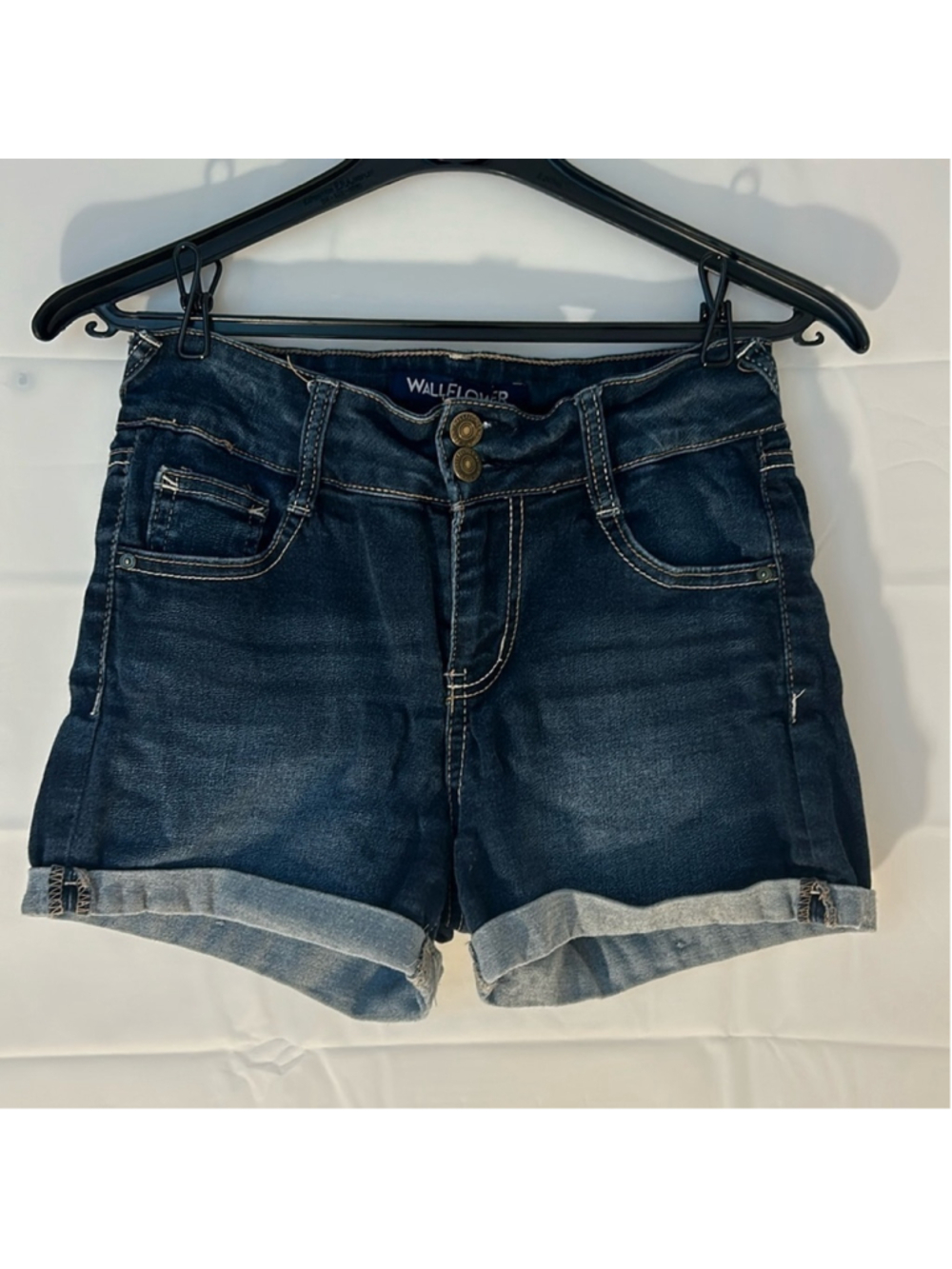 Jean shorts Wallflower ultra fit women’s size 5 stretch denim shorts comfort fit